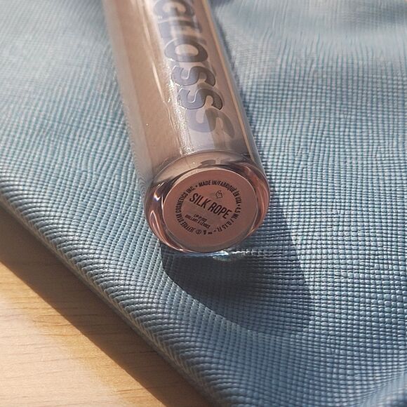 JEFFREE STAR COSMETICS THE ORGY COLLECTION THE GLOSS SILK ROPE WITH COSMETIC BAG - Picture 3 of 8